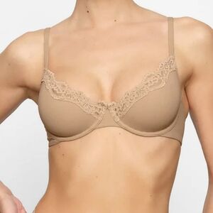 SKIMS Fits Everybody Unlined Lace Scoop Bra